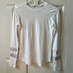 IVIVVA BY LULULEMON White Cotton Long Sleeve Tee with Striped Accents (girls 12)